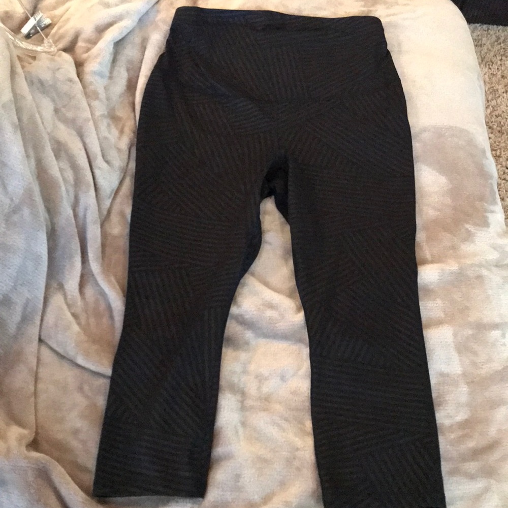 Old navy maternity activewear crops